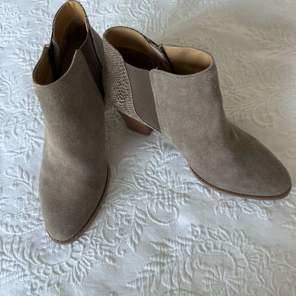 Vionic bromley suede
